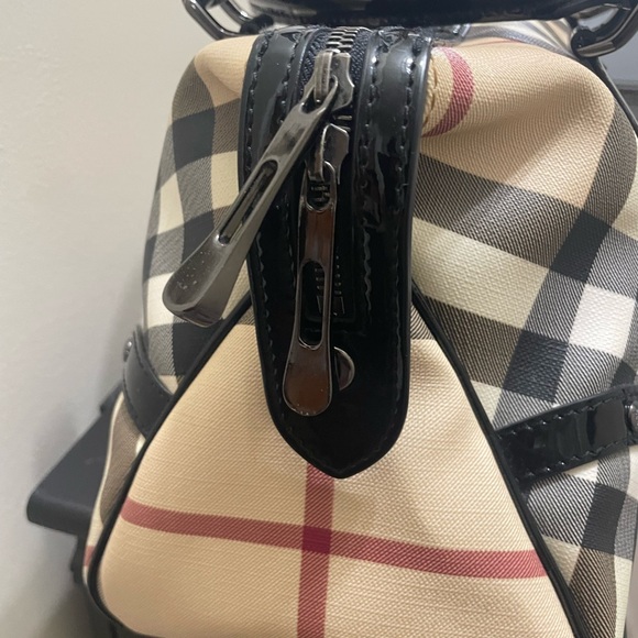 Burberry - Picture 4 of 8